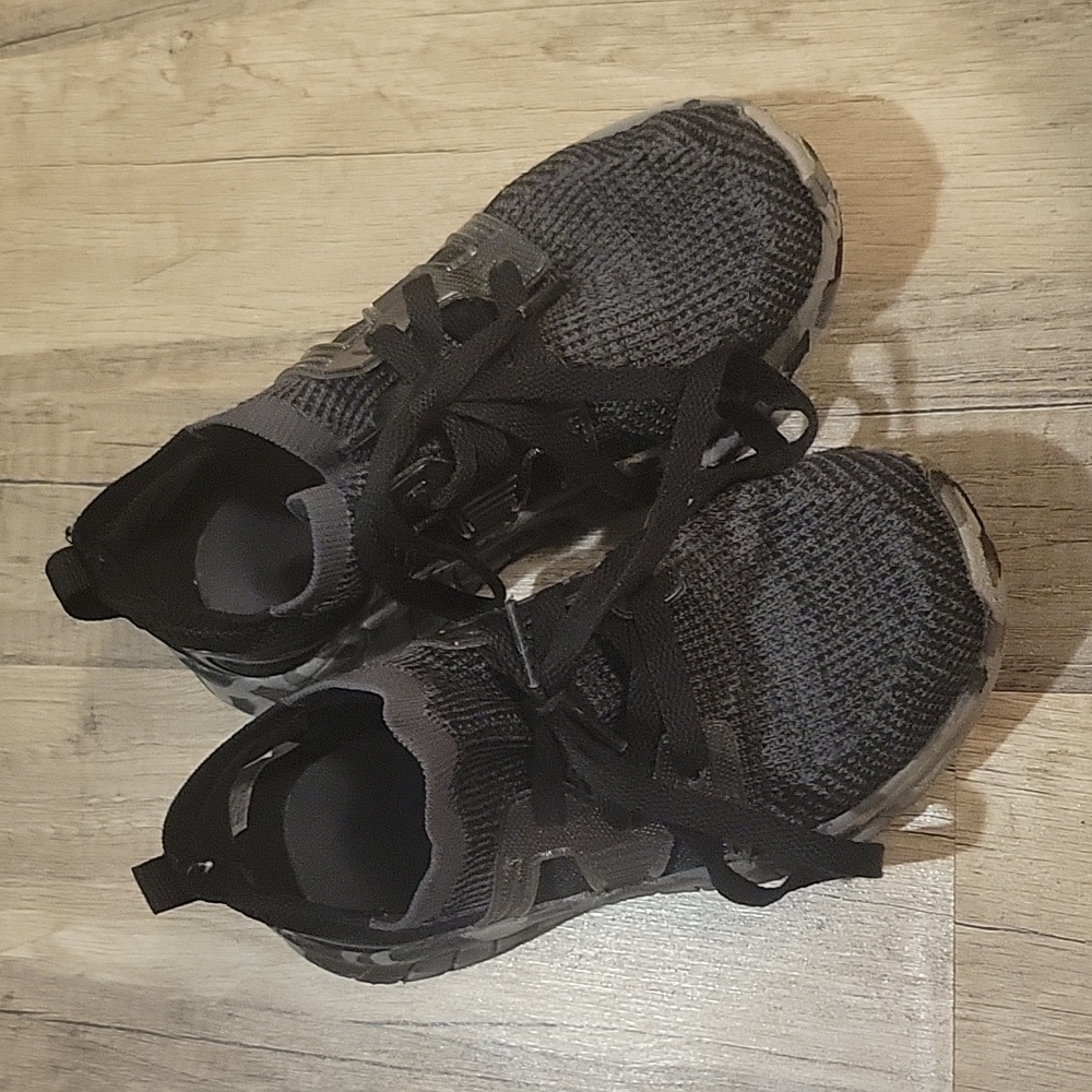 Youth shoes